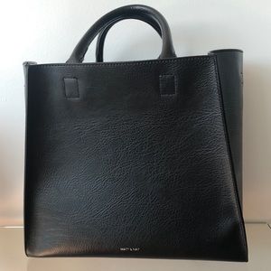 Mint condition Matt & Nat Loyal tote bag